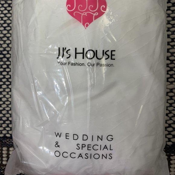 A-Line V-neck Sweep Train Tulle Wedding Dress With Lace - Picture 4 of 5